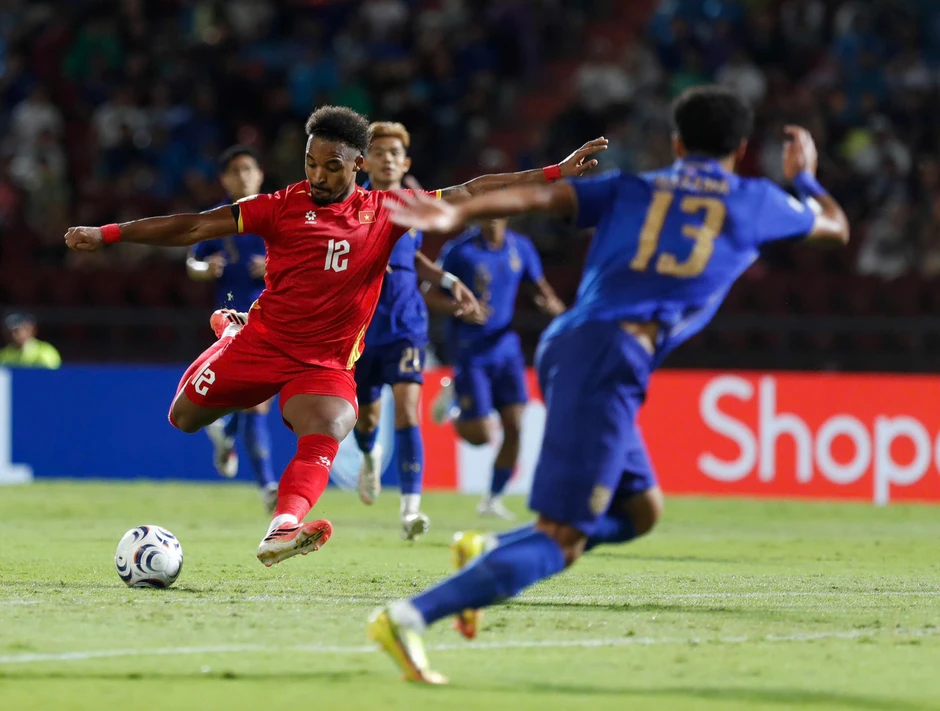 ESPN khen ngợi HLV Kim Sang-sik 'đã có những nước đi xuất sắc' ESPN khen ngợi HLV Kim Sang-sik 'đã có những nước đi xuất sắc'