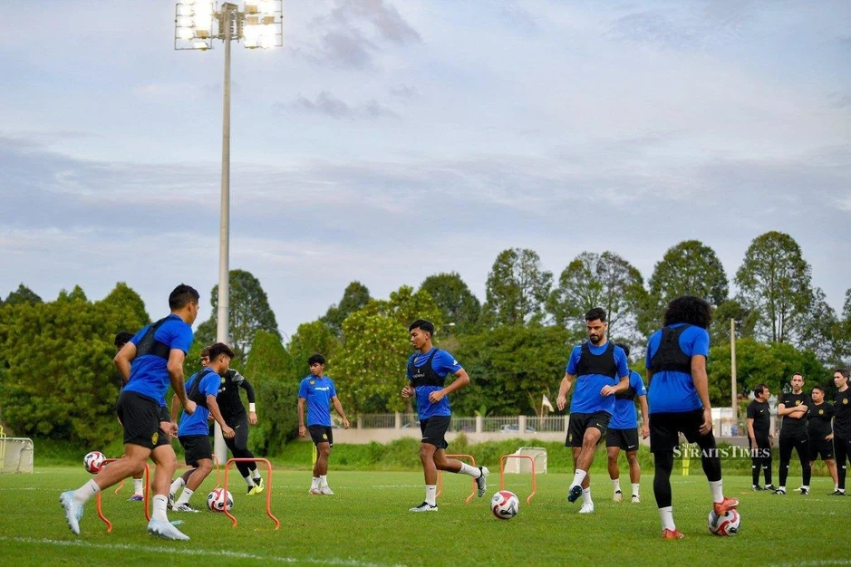 FAM bị chỉ trích nặng nề trước ngày Malaysia tái đấu tuyển Việt Nam FAM bị chỉ trích nặng nề trước ngày Malaysia tái đấu tuyển Việt Nam