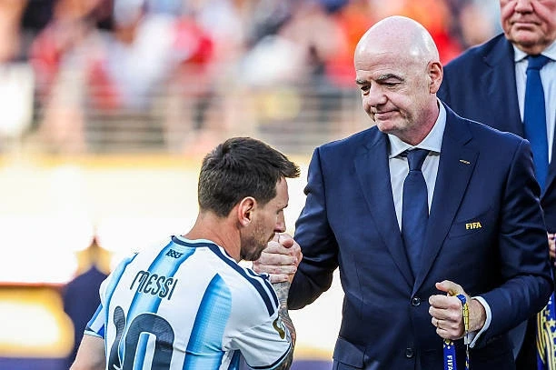 FIFA tung "tối hậu thư", bóng đá thế giới dậy sóng FIFA tung "tối hậu thư", bóng đá thế giới dậy sóng