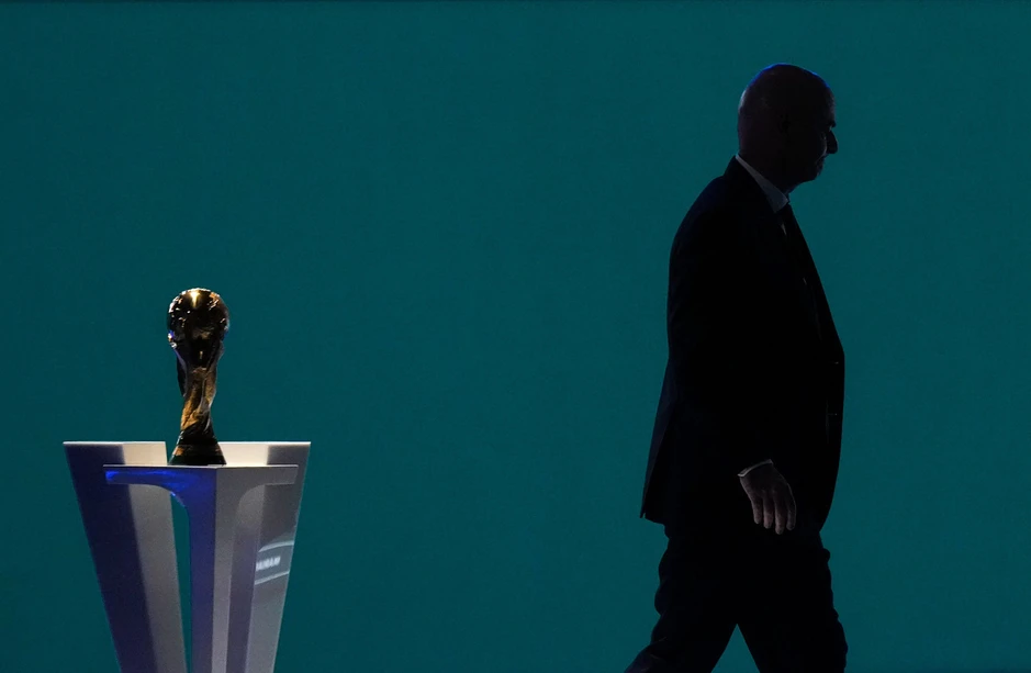 FIFA xin lỗi, ban lãnh đạo vẫn ủng hộ Chủ tịch Infantino sau họp khẩn FIFA xin lỗi, ban lãnh đạo vẫn ủng hộ Chủ tịch Infantino sau họp khẩn
