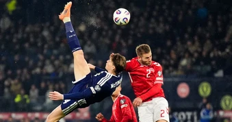 Giúp đội nhà dự World Cup, cựu sao MU được xuất hiện trên... tiền