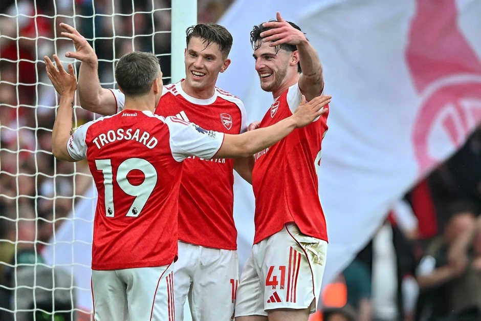 Gyokeres tỏa sáng, Arsenal củng cố ngôi đầu và tạo áp lực lên Man City Gyokeres tỏa sáng, Arsenal củng cố ngôi đầu và tạo áp lực lên Man City