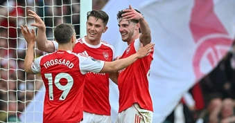 Gyokeres tỏa sáng, Arsenal củng cố ngôi đầu và tạo áp lực lên Man City