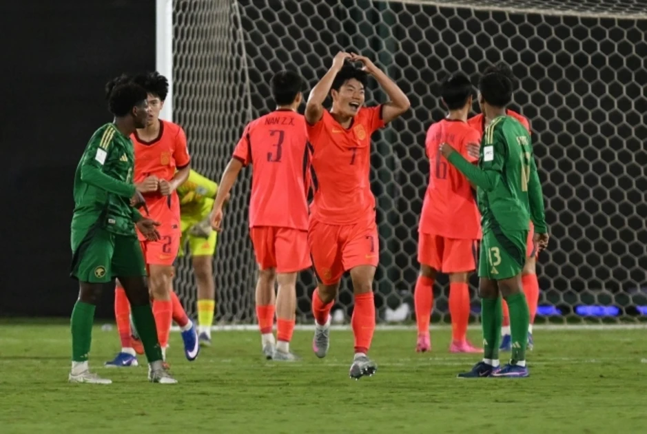 Hạ chủ nhà Arab Saudi, Trung Quốc vào bán kết U17 châu Á Hạ chủ nhà Arab Saudi, Trung Quốc vào bán kết U17 châu Á