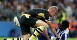 Haaland xô xát dữ dội với đối phương ở Champions League