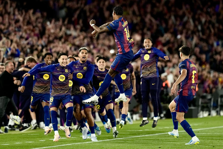 Hansi Flick cảm động khi Barca vô địch La Liga ngày cha mất Hansi Flick cảm động khi Barca vô địch La Liga ngày cha mất