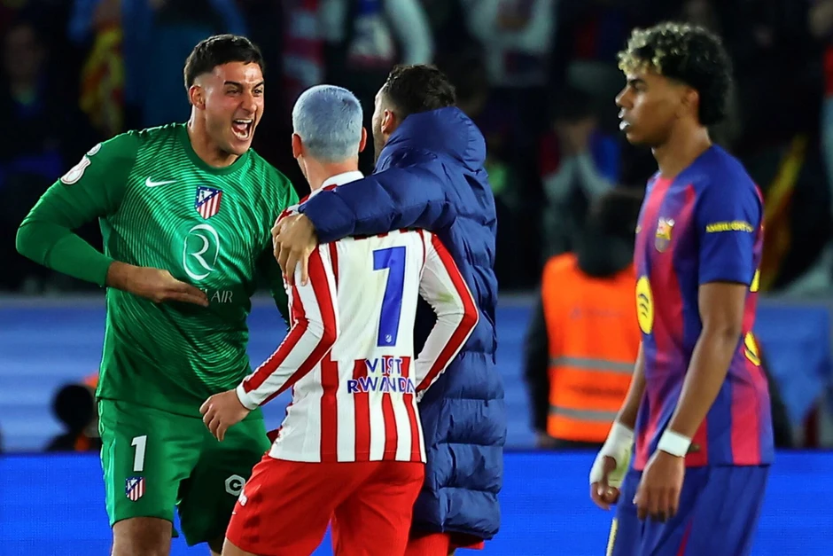Hansi Flick nổi giận khi Barca suýt làm nên kỳ tích