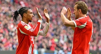 Harry Kane tỏa sáng, Bayern Munich tiến sát ngôi vô địch