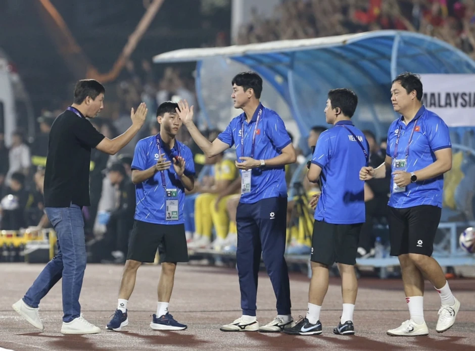 Hé lộ danh sách sơ bộ đội tuyển Việt Nam ông Kim Sang-sik mang đấu ASEAN Cup 2026 Hé lộ danh sách sơ bộ đội tuyển Việt Nam ông Kim Sang-sik mang đấu ASEAN Cup 2026