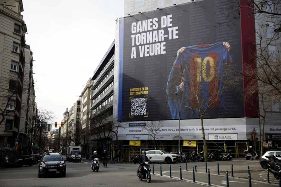 Hình ảnh Messi bị lạm dụng "không phép" ở cuộc tranh cử Chủ tịch Barca Hình ảnh Messi bị lạm dụng "không phép" ở cuộc tranh cử Chủ tịch Barca
