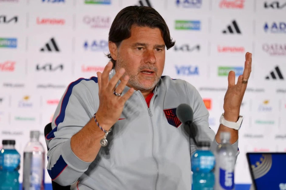 HLV Bỉ: "FIFA hoãn treo giò với cầu thủ Mỹ là một trò đùa" HLV Bỉ: "FIFA hoãn treo giò với cầu thủ Mỹ là một trò đùa"