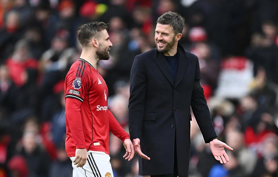 HLV Carrick phớt lờ tranh luận về tương lai ở Man Utd HLV Carrick phớt lờ tranh luận về tương lai ở Man Utd