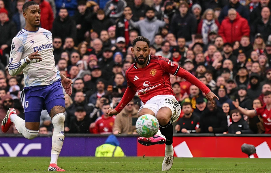 HLV Carrick phớt lờ tranh luận về tương lai ở Man Utd HLV Carrick phớt lờ tranh luận về tương lai ở Man Utd