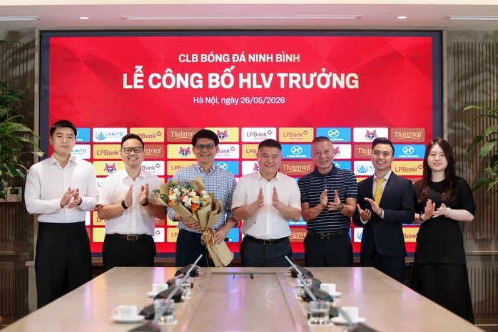 HLV Chu Đình Nghiêm muốn khơi lại bản sắc bóng đá Ninh Bình