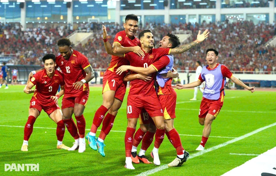 HLV Kim Sang Sik đi vào lịch sử, khẳng định vị thế bóng đá Việt Nam HLV Kim Sang Sik đi vào lịch sử, khẳng định vị thế bóng đá Việt Nam