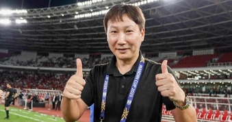 HLV Kim Sang Sik: "Tuyển Việt Nam tự tin tạo bất ngờ trước Hàn Quốc"