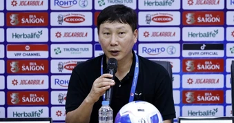 HLV Kim Sang Sik: “Tuyển Việt Nam mạnh hơn khi có 3 cầu thủ nhập tịch”