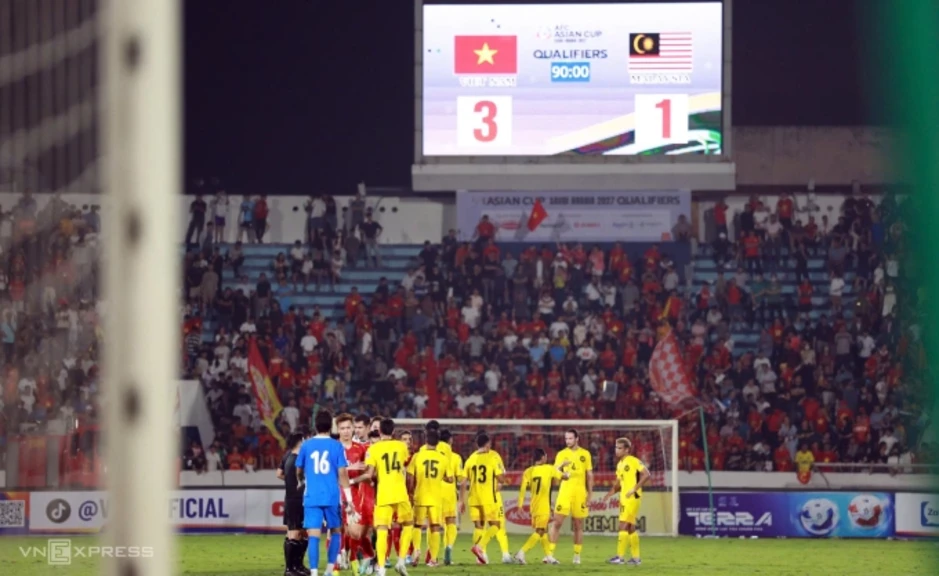 HLV Malaysia: 'Chúng tôi xứng đáng đi tiếp nếu không bị xử thua hai trận' HLV Malaysia: 'Chúng tôi xứng đáng đi tiếp nếu không bị xử thua hai trận'