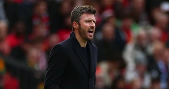 HLV Michael Carrick chia sẻ bí quyết giúp Man Utd bất bại