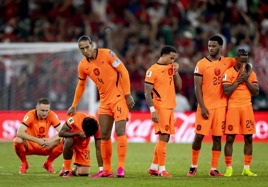 HLV Ronald Koeman tuyên bố chia tay đội tuyển Hà Lan HLV Ronald Koeman tuyên bố chia tay đội tuyển Hà Lan