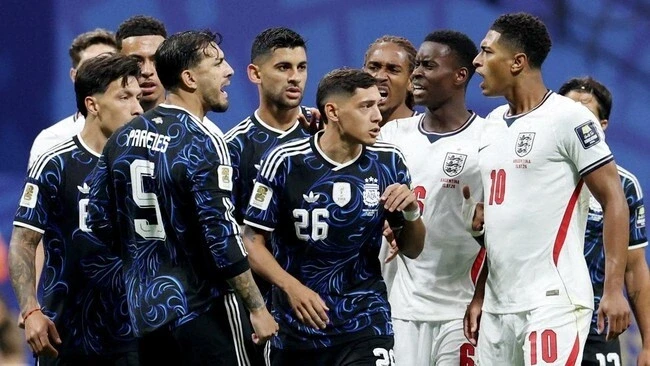 HLV Scaloni: “Argentina luôn chơi hay khi bị dẫn bàn” HLV Scaloni: “Argentina luôn chơi hay khi bị dẫn bàn”