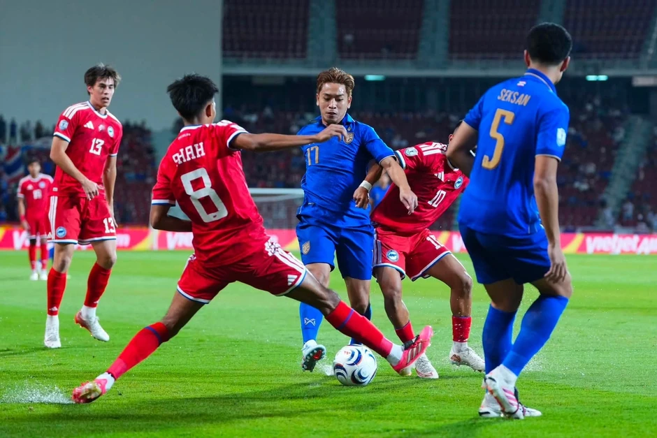 HLV Thái Lan: "Trận thua Singapore ngay trên sân nhà rất đáng thất vọng" HLV Thái Lan: "Trận thua Singapore ngay trên sân nhà rất đáng thất vọng"