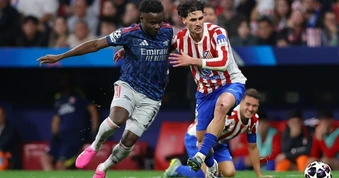 Hòa kịch tính Atletico, Arsenal kéo dài mạch bất bại tại Champions League