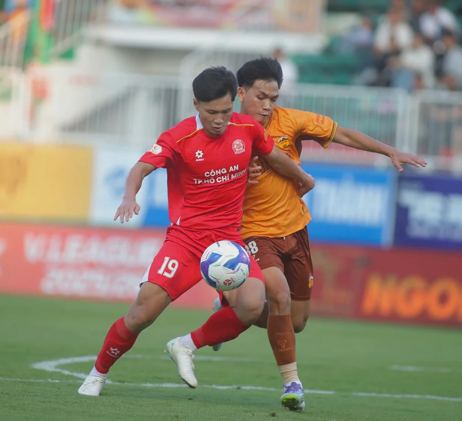 Hoàng Anh Gia Lai và CLB Ninh Bình gây thất vọng ở vòng 15 V-League Hoàng Anh Gia Lai và CLB Ninh Bình gây thất vọng ở vòng 15 V-League