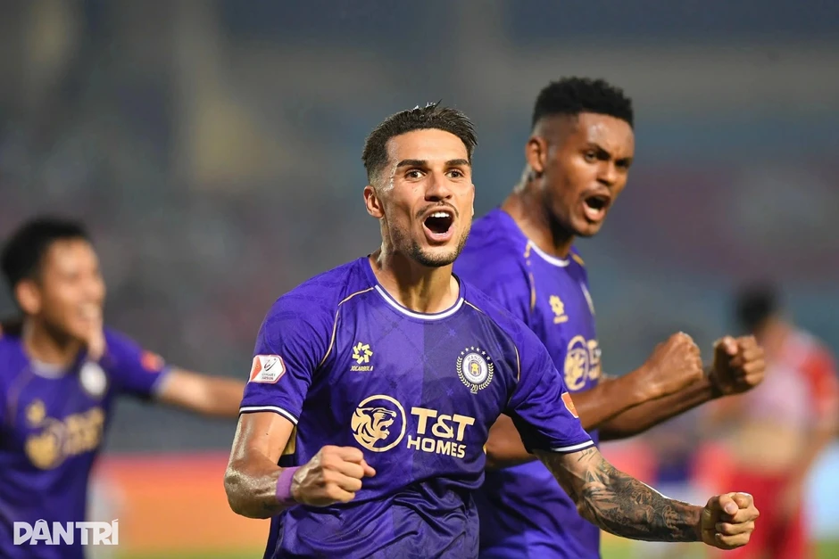 Hoàng Hên ghi bàn, Hà Nội FC tiếp mạch thăng hoa ở V-League Hoàng Hên ghi bàn, Hà Nội FC tiếp mạch thăng hoa ở V-League
