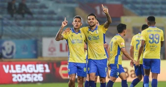 Hoàng Hên toả sáng, Hà Nội FC thắng đậm ở vòng 19 V-League