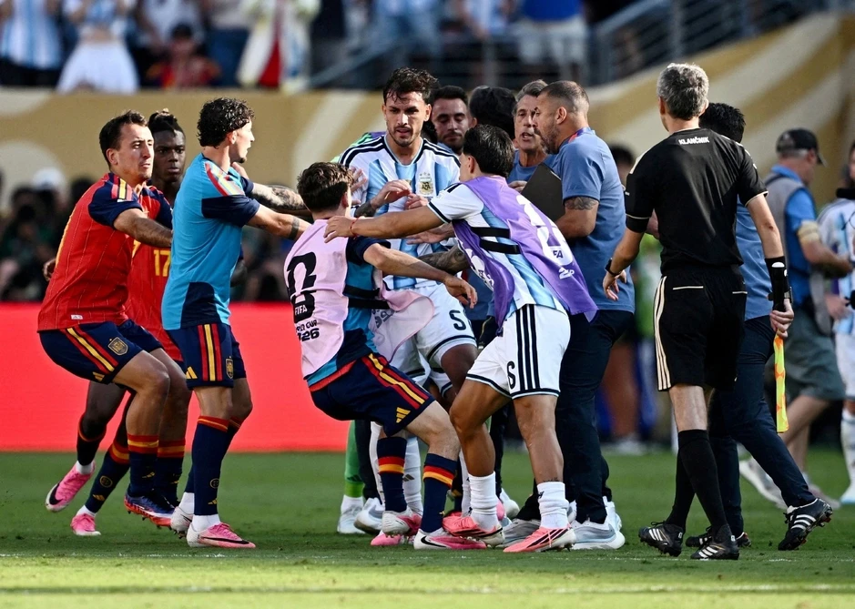 Hơn 23 triệu người ký đơn kiến nghị cấm Argentina dự World Cup Hơn 23 triệu người ký đơn kiến nghị cấm Argentina dự World Cup