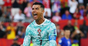 Ibrahimovic: “Trọng tài đã làm mọi thứ để C.Ronaldo vô địch World Cup”