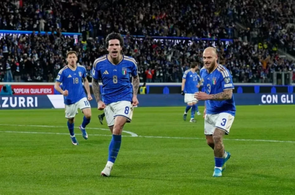 Italy bị chỉ trích vì ăn mừng sau bán kết play-off World Cup Italy bị chỉ trích vì ăn mừng sau bán kết play-off World Cup