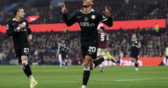 Joao Pedro lập hat-trick, Chelsea nhấn chìm chủ nhà Aston Villa