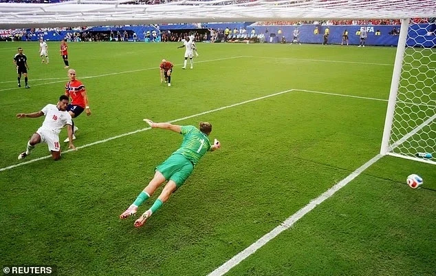 Jude Bellingham lập kỳ tích chưa từng có cho tuyển Anh tại World Cup Jude Bellingham lập kỳ tích chưa từng có cho tuyển Anh tại World Cup