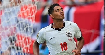 Jude Bellingham lập kỳ tích chưa từng có cho tuyển Anh tại World Cup