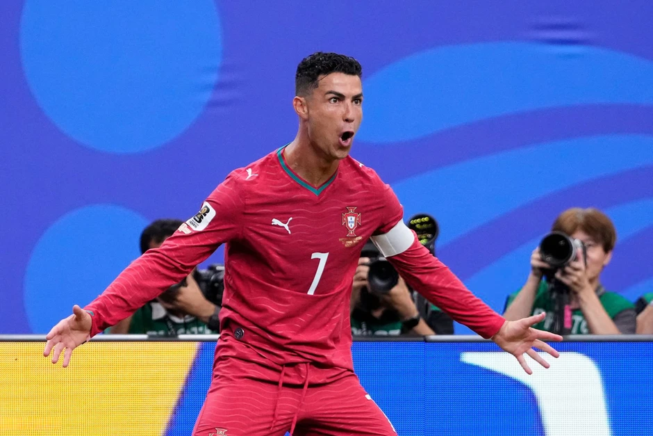 Khi Ronaldo bị động chạm vào lòng tự ái Khi Ronaldo bị động chạm vào lòng tự ái