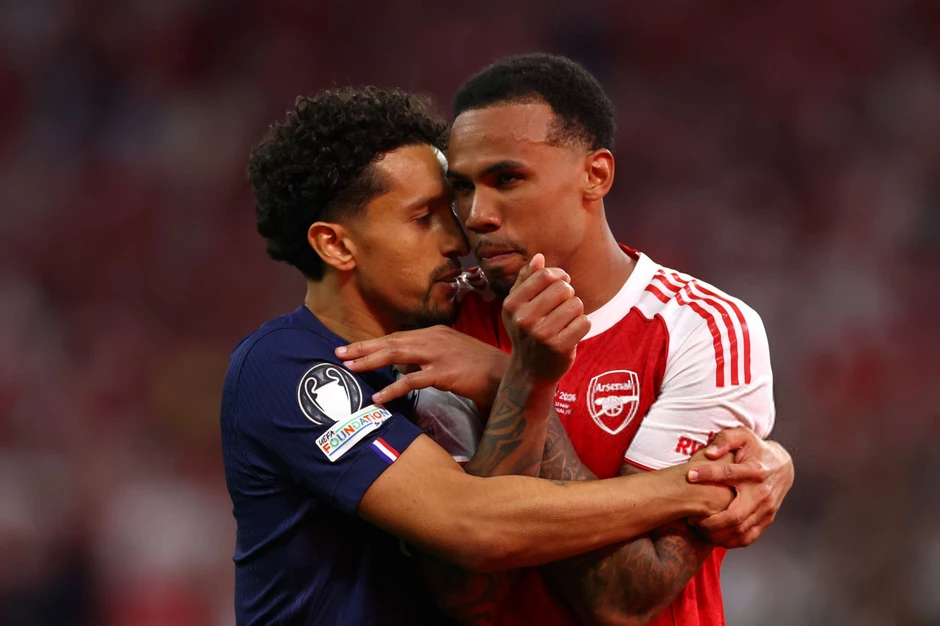 Khoảnh khắc sụp đổ của Arsenal sau trận chung kết Champions League