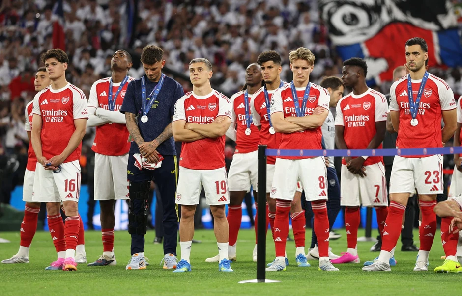 Khoảnh khắc sụp đổ của Arsenal sau trận chung kết Champions League