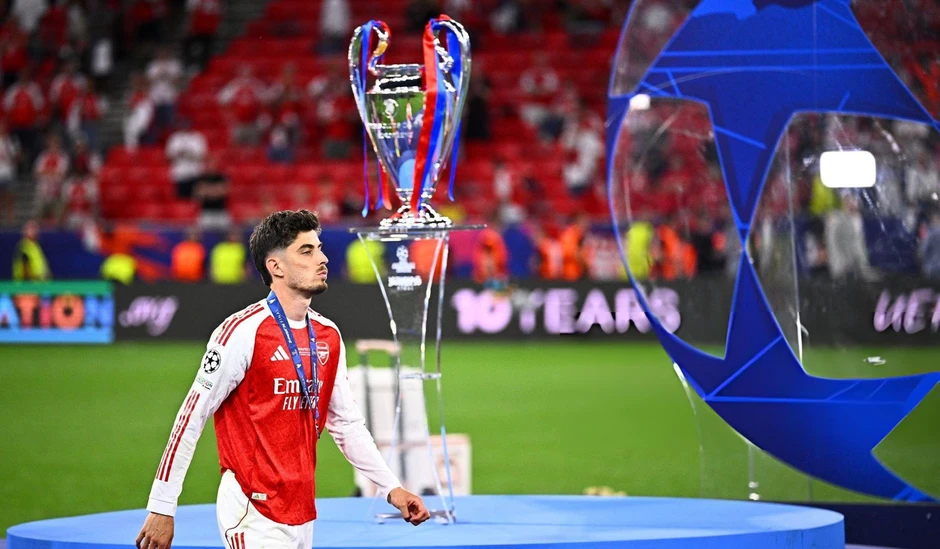 Khoảnh khắc sụp đổ của Arsenal sau trận chung kết Champions League