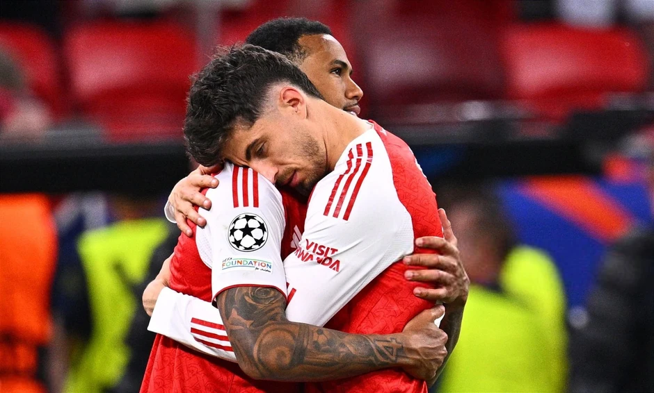 Khoảnh khắc sụp đổ của Arsenal sau trận chung kết Champions League