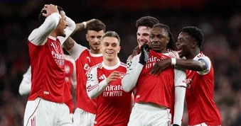 Khuất phục Leverkusen, Arsenal giành quyền vào tứ kết Champions League