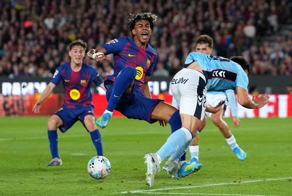 Lamine Yamal ghi bàn, Barcelona tiếp tục hơn Real Madrid 9 điểm Lamine Yamal ghi bàn, Barcelona tiếp tục hơn Real Madrid 9 điểm