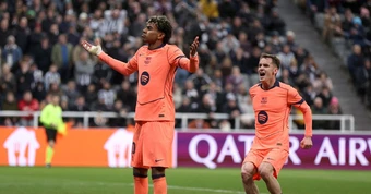 Lamine Yamal giúp Barcelona thoát thua Newcastle