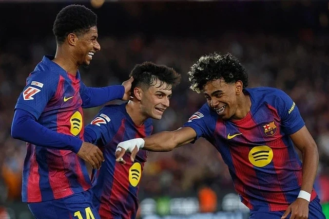 Lamine Yamal tỏa sáng, Barcelona hơn Real Madrid 9 điểm Lamine Yamal tỏa sáng, Barcelona hơn Real Madrid 9 điểm