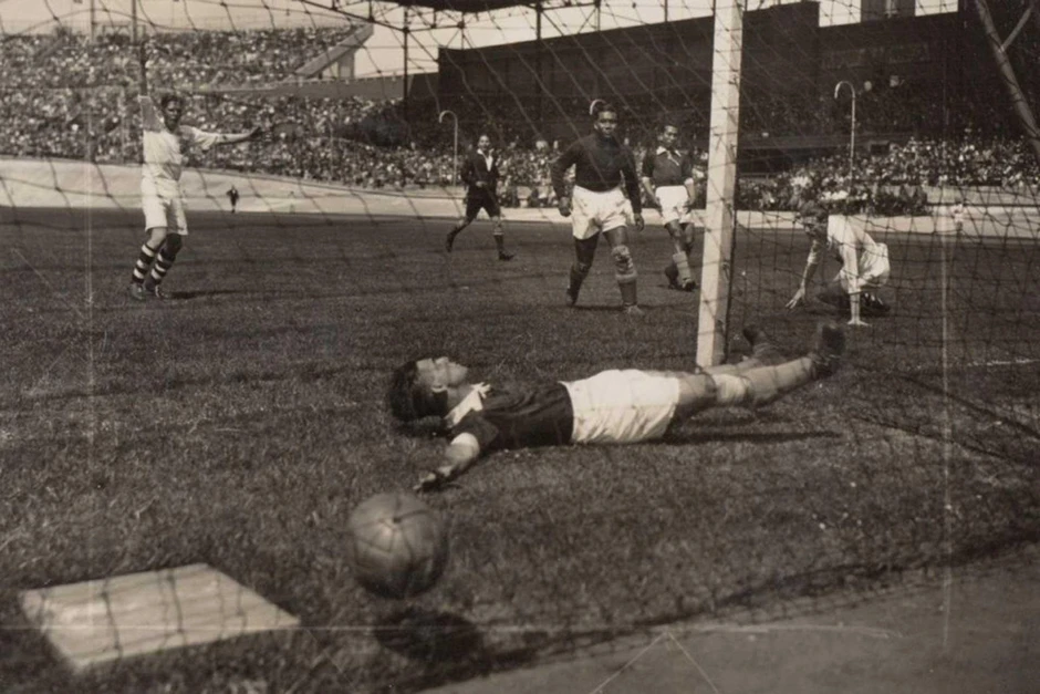 Lịch sử World Cup 1938: Chuyện ít biết về đội Đông Nam Á duy nhất từng dự ngày hội bóng đá thế giới Lịch sử World Cup 1938: Chuyện ít biết về đội Đông Nam Á duy nhất từng dự ngày hội bóng đá thế giới
