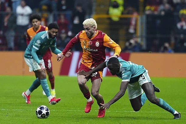 Liverpool gục ngã trước Galatasaray, điểm yếu phạt góc tiếp tục trả giá Liverpool gục ngã trước Galatasaray, điểm yếu phạt góc tiếp tục trả giá