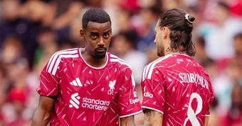 Liverpool thất bại khó tin ngay tại Anfield