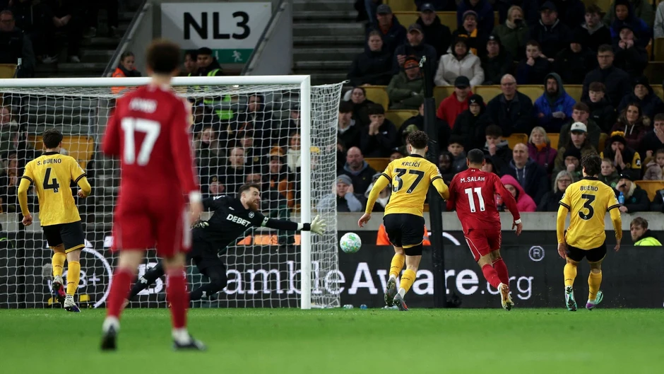 Liverpool thua bẽ bàng đội bét bảng Ngoại hạng Anh Liverpool thua bẽ bàng đội bét bảng Ngoại hạng Anh