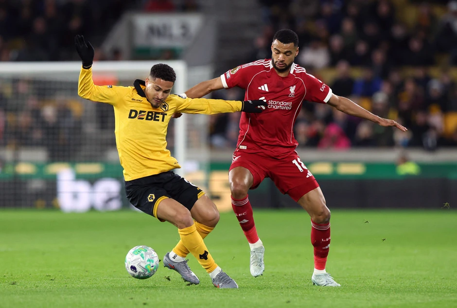 Liverpool thua bẽ bàng đội bét bảng Ngoại hạng Anh Liverpool thua bẽ bàng đội bét bảng Ngoại hạng Anh